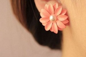 pink daisy earrings