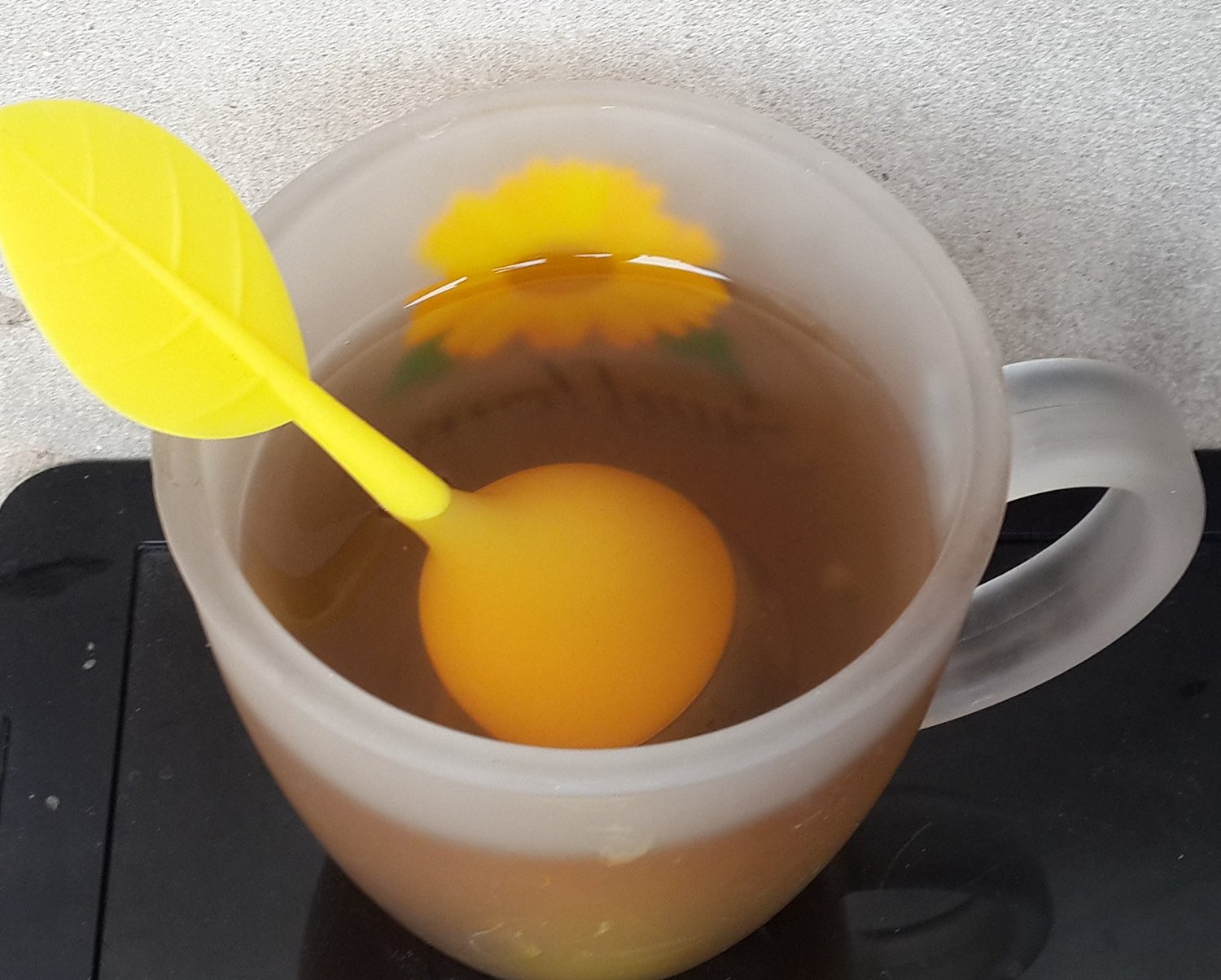 yellow leaf tea infuser